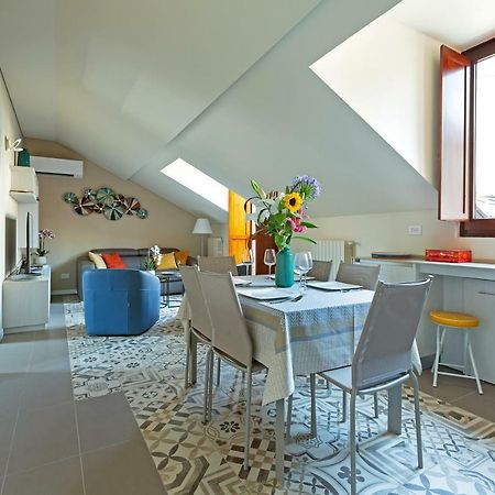 דירות מילאנו Renovated Penthouse Duomo & Via Torino מראה חיצוני תמונה