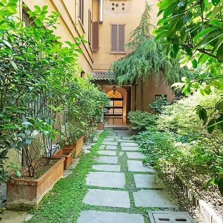 דירות מילאנו Renovated Penthouse Duomo & Via Torino מראה חיצוני תמונה