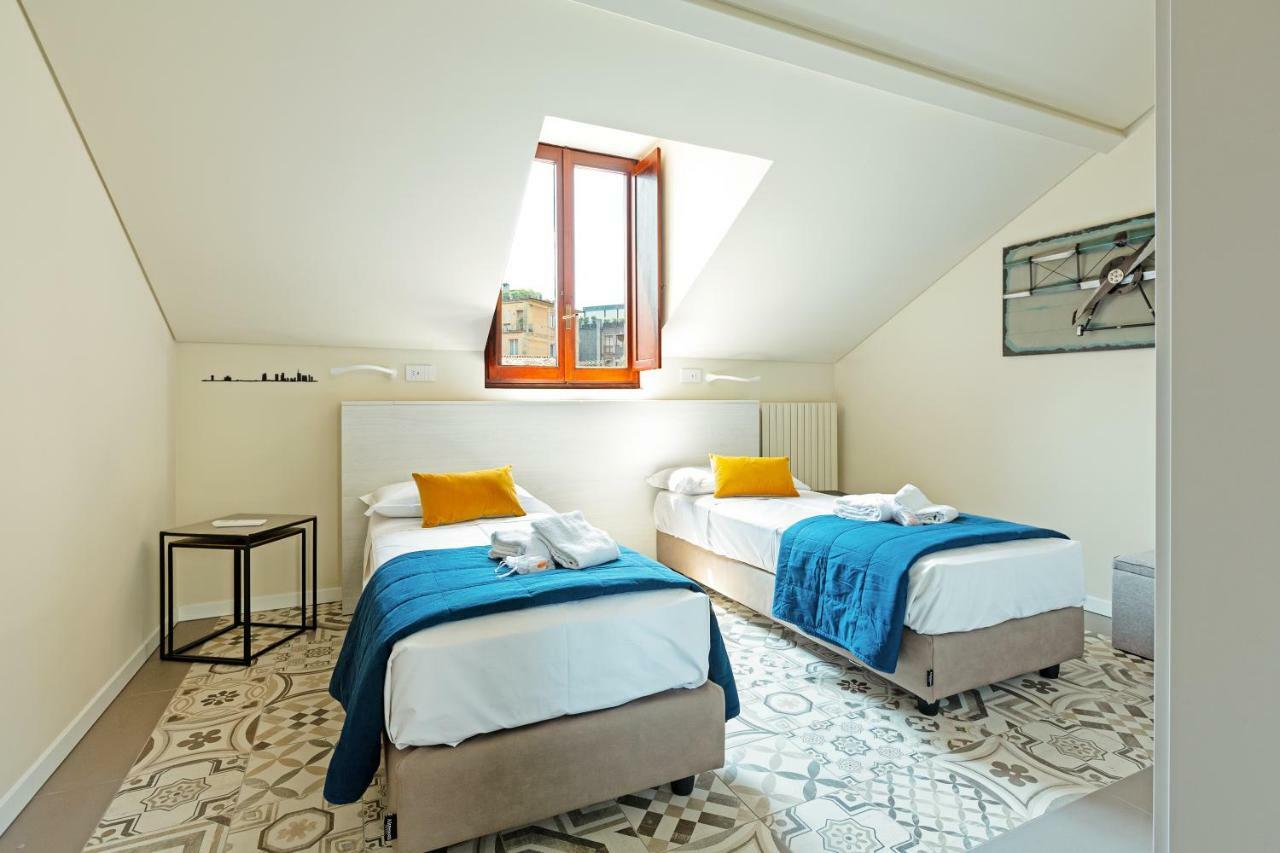 דירות מילאנו Renovated Penthouse Duomo & Via Torino מראה חיצוני תמונה