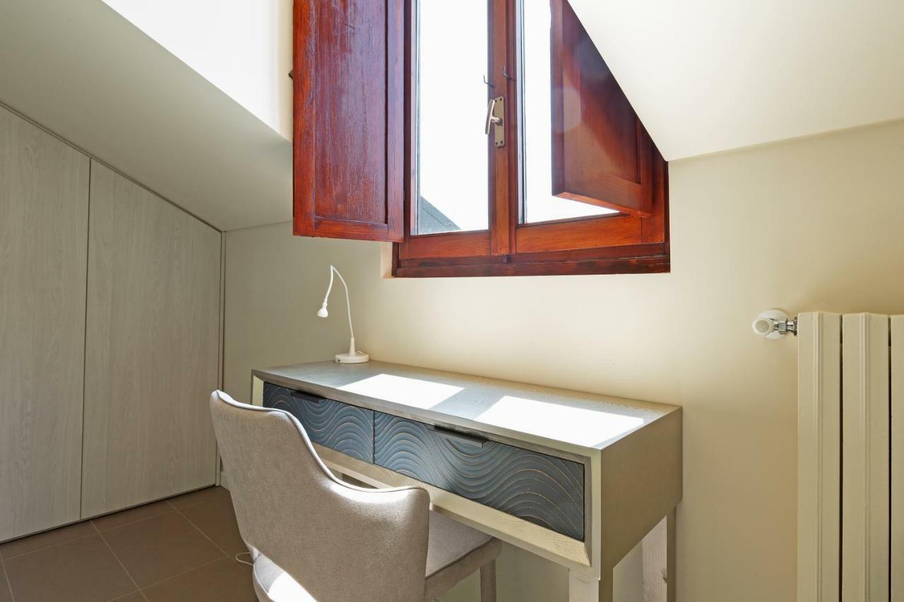 דירות מילאנו Renovated Penthouse Duomo & Via Torino מראה חיצוני תמונה
