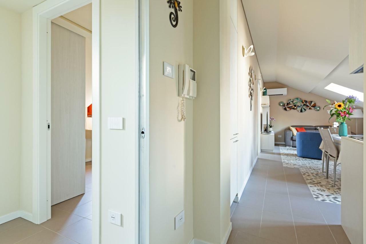 דירות מילאנו Renovated Penthouse Duomo & Via Torino מראה חיצוני תמונה