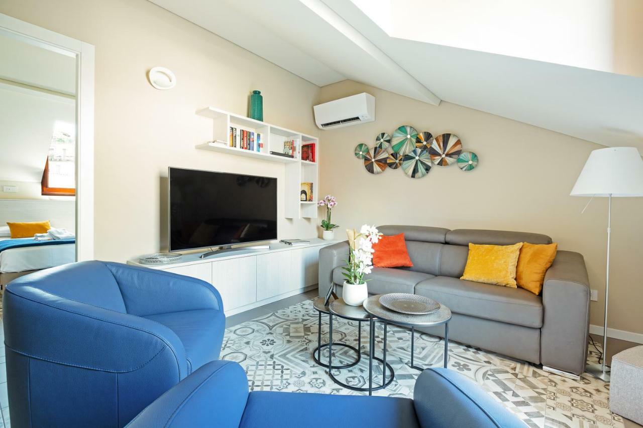 דירות מילאנו Renovated Penthouse Duomo & Via Torino מראה חיצוני תמונה