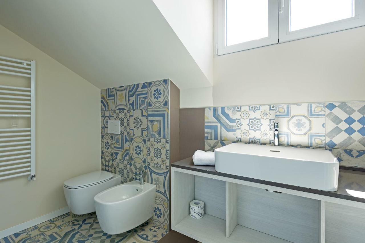 דירות מילאנו Renovated Penthouse Duomo & Via Torino מראה חיצוני תמונה